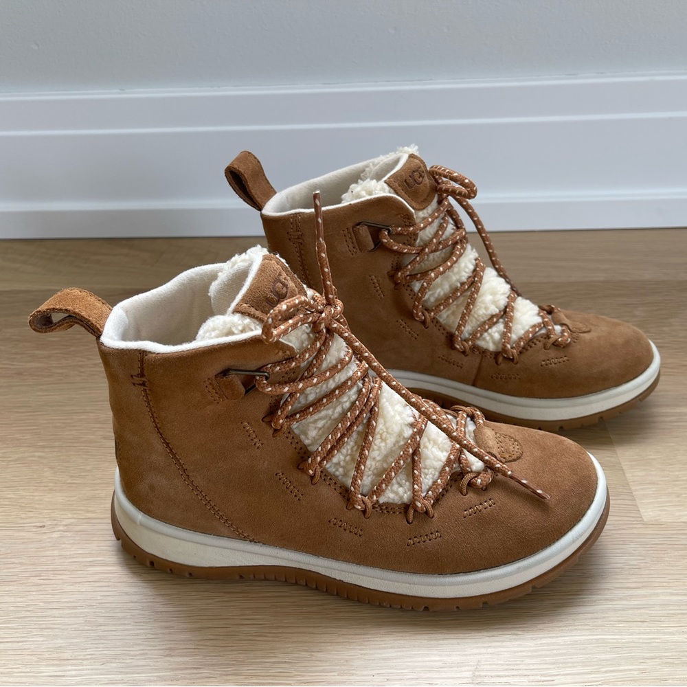 UGG Lakesider Heritage Suede Boots Women’s size 6